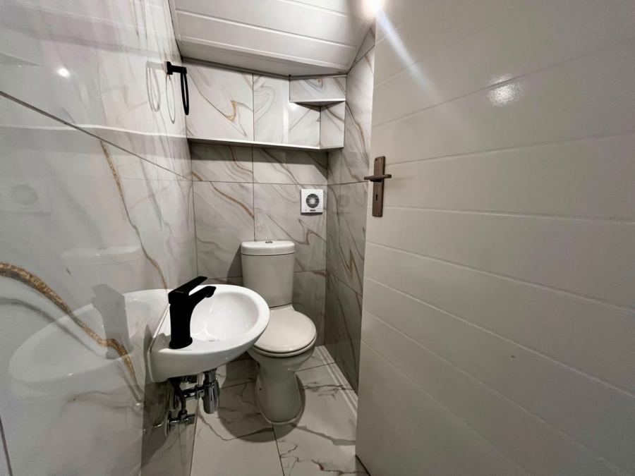To Let 4 Bedroom Property for Rent in Cashan North West